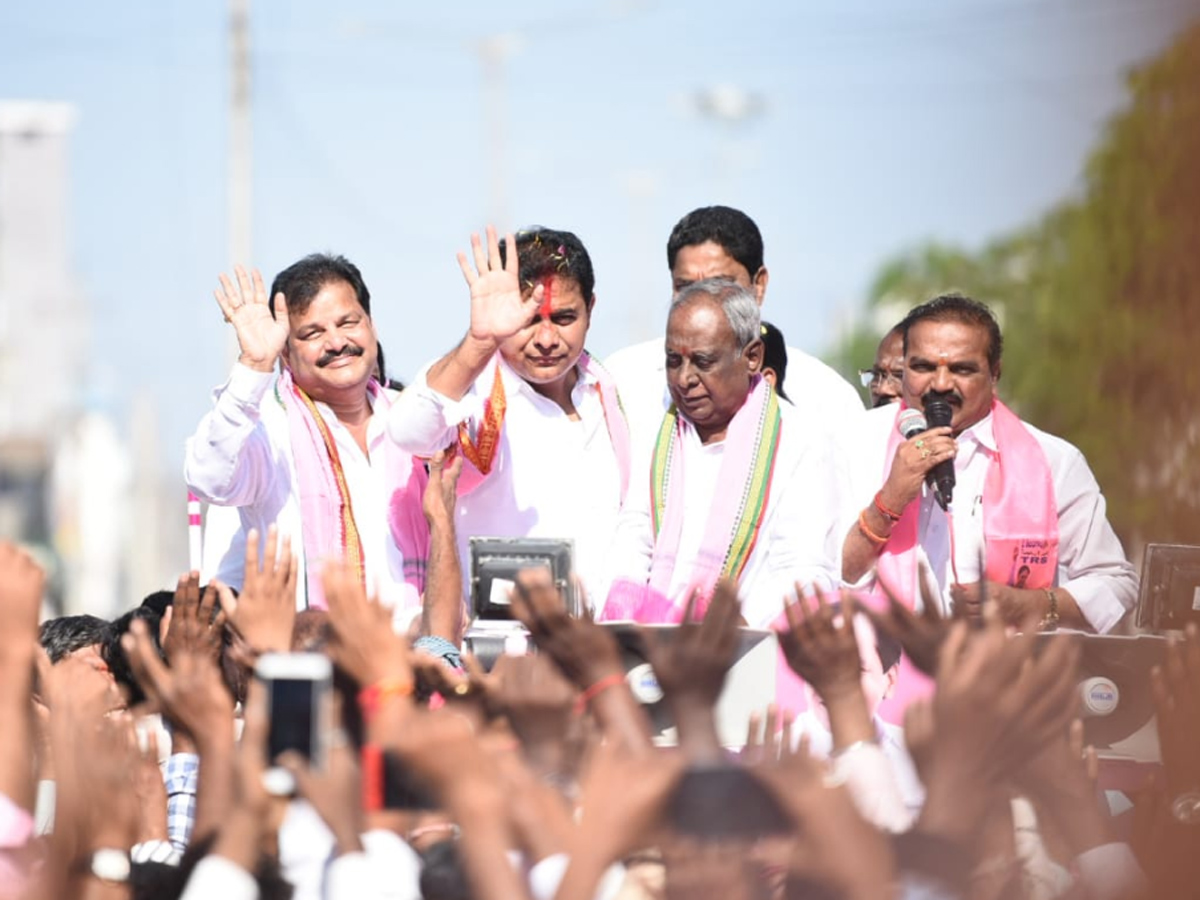 TRS Party President KTR in Sircilla Photo Gallery - Sakshi12