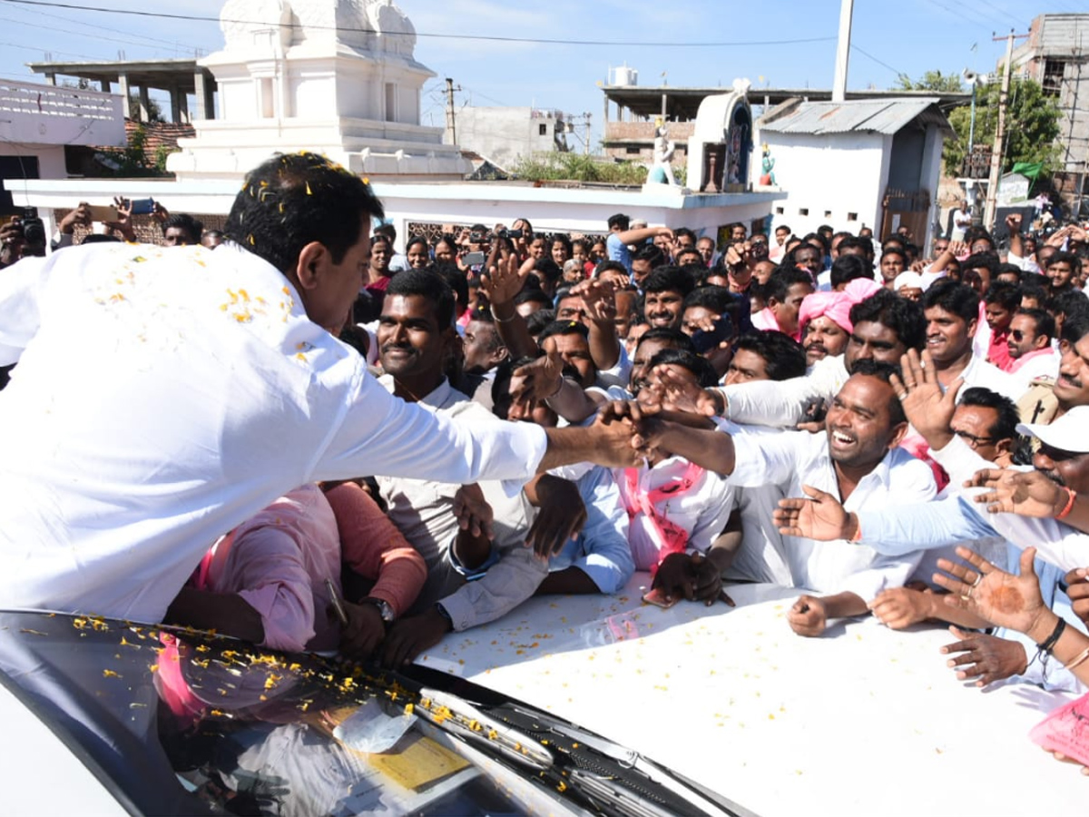 TRS Party President KTR in Sircilla Photo Gallery - Sakshi14