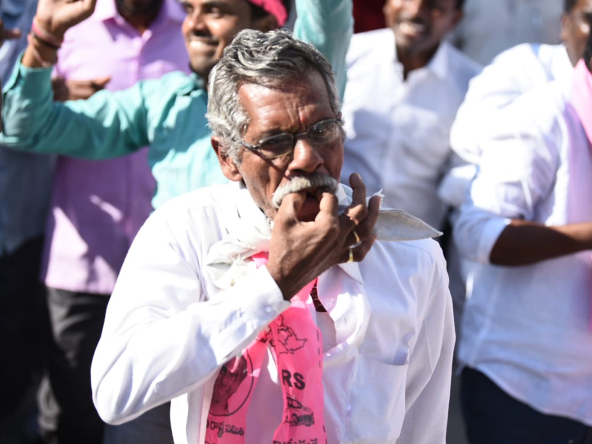 TRS Party President KTR in Sircilla Photo Gallery - Sakshi15