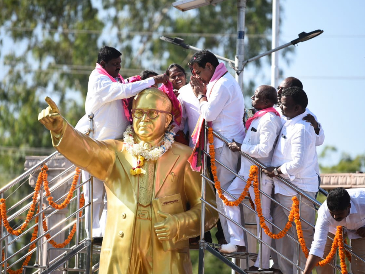 TRS Party President KTR in Sircilla Photo Gallery - Sakshi5