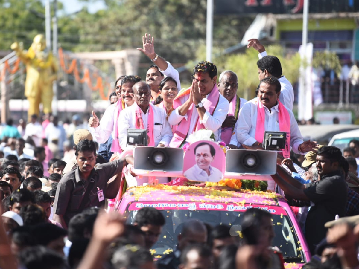 TRS Party President KTR in Sircilla Photo Gallery - Sakshi7