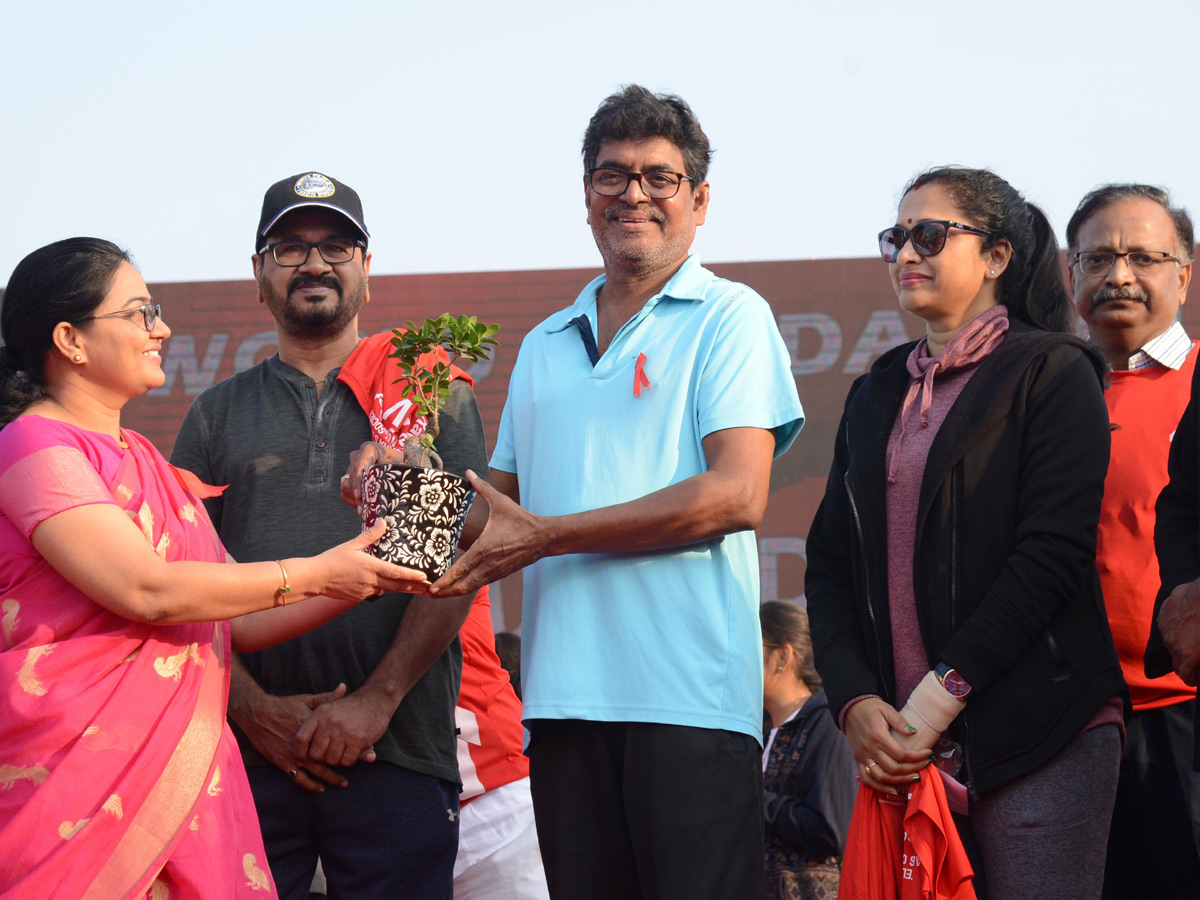 Aids Awareness Rally Held At Necklace Road Photo Gallery - Sakshi12