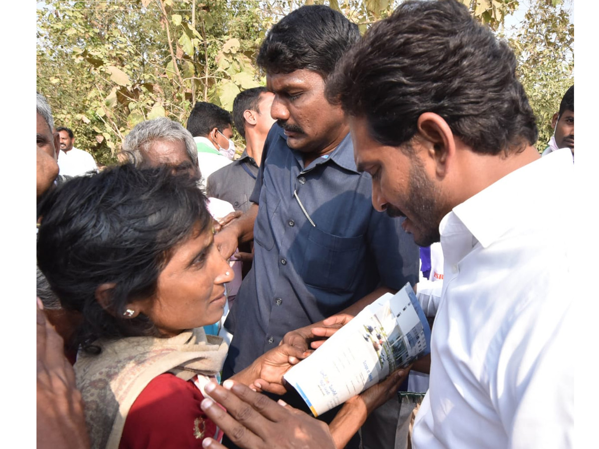 YS Jagan PrajaSankalpaYatra Day 310th Photo Gallery - Sakshi6