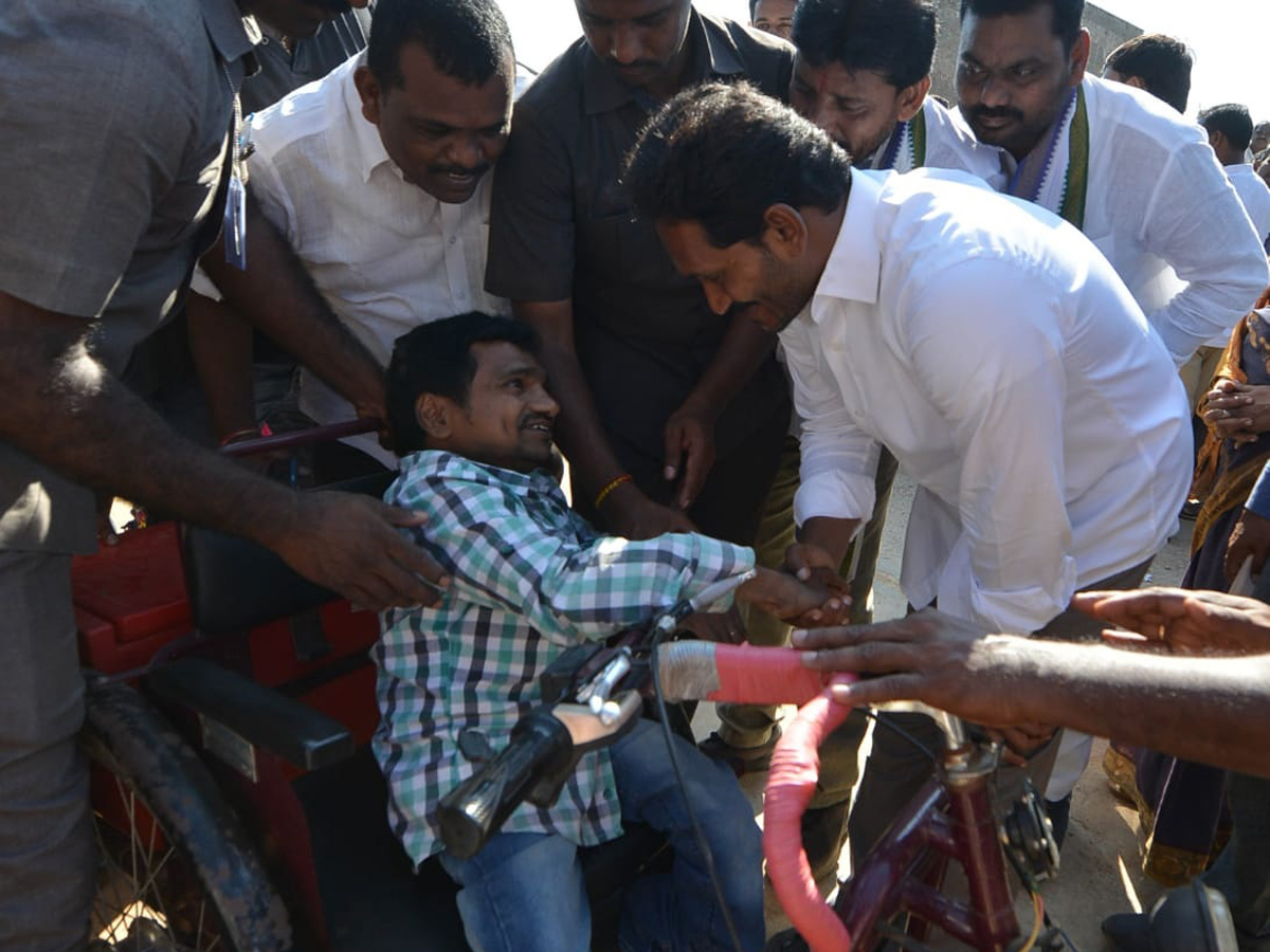 ys jagan padayatra in srikakulam Photo Gallery - Sakshi31