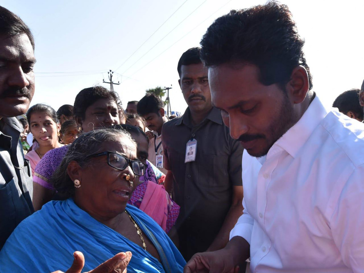 ys jagan padayatra in srikakulam Photo Gallery - Sakshi15