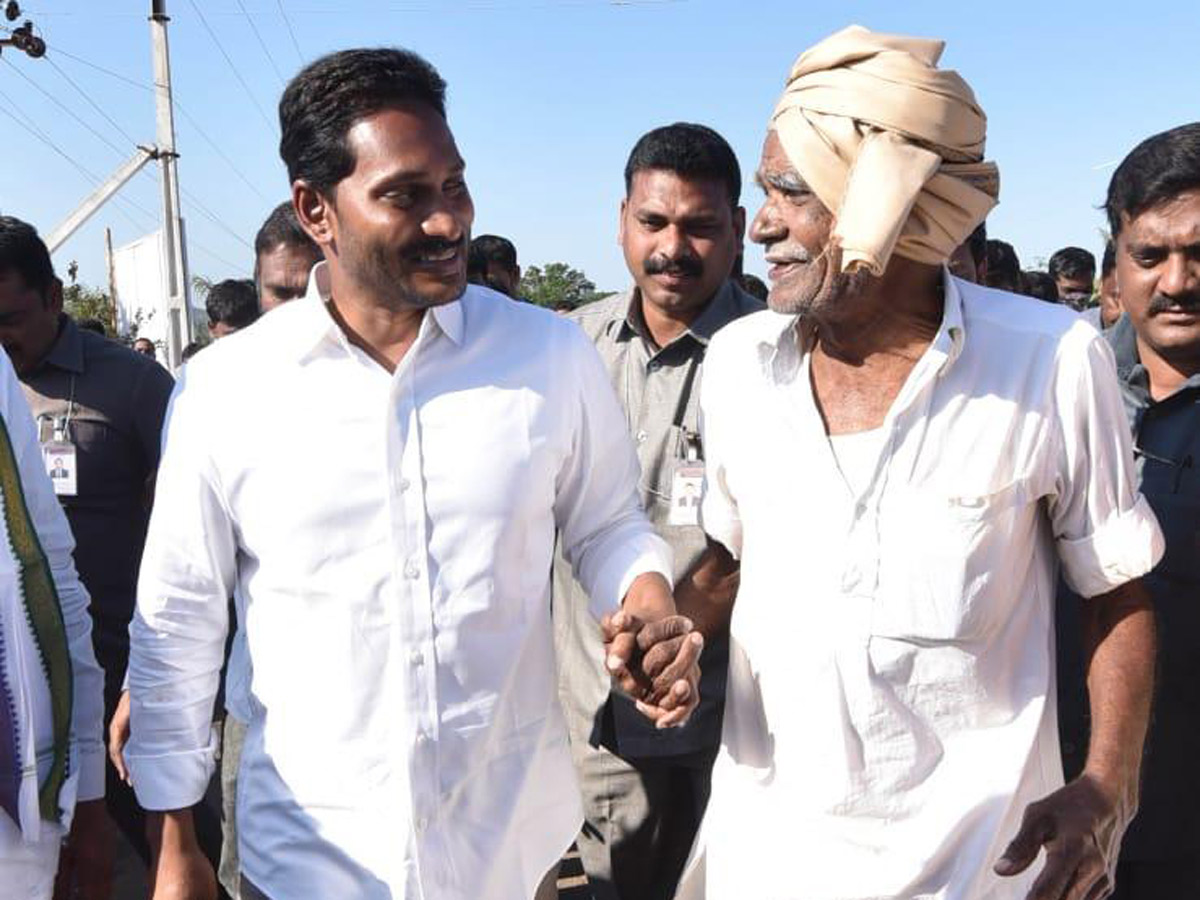 ys jagan padayatra in srikakulam Photo Gallery - Sakshi6