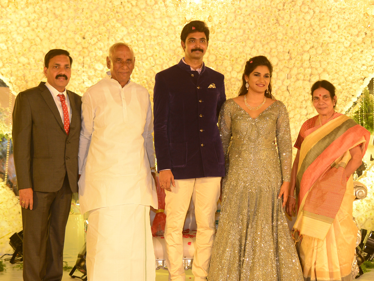 YSRCP MLA Kakani Govardhan Reddy doughter reception at tajkrishna Photo Gallery - Sakshi14