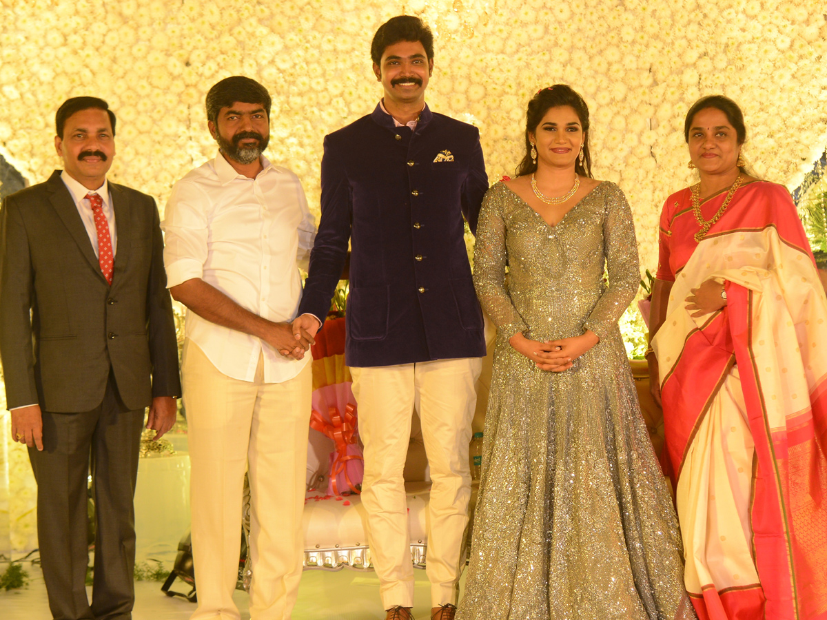 YSRCP MLA Kakani Govardhan Reddy doughter reception at tajkrishna Photo Gallery - Sakshi19