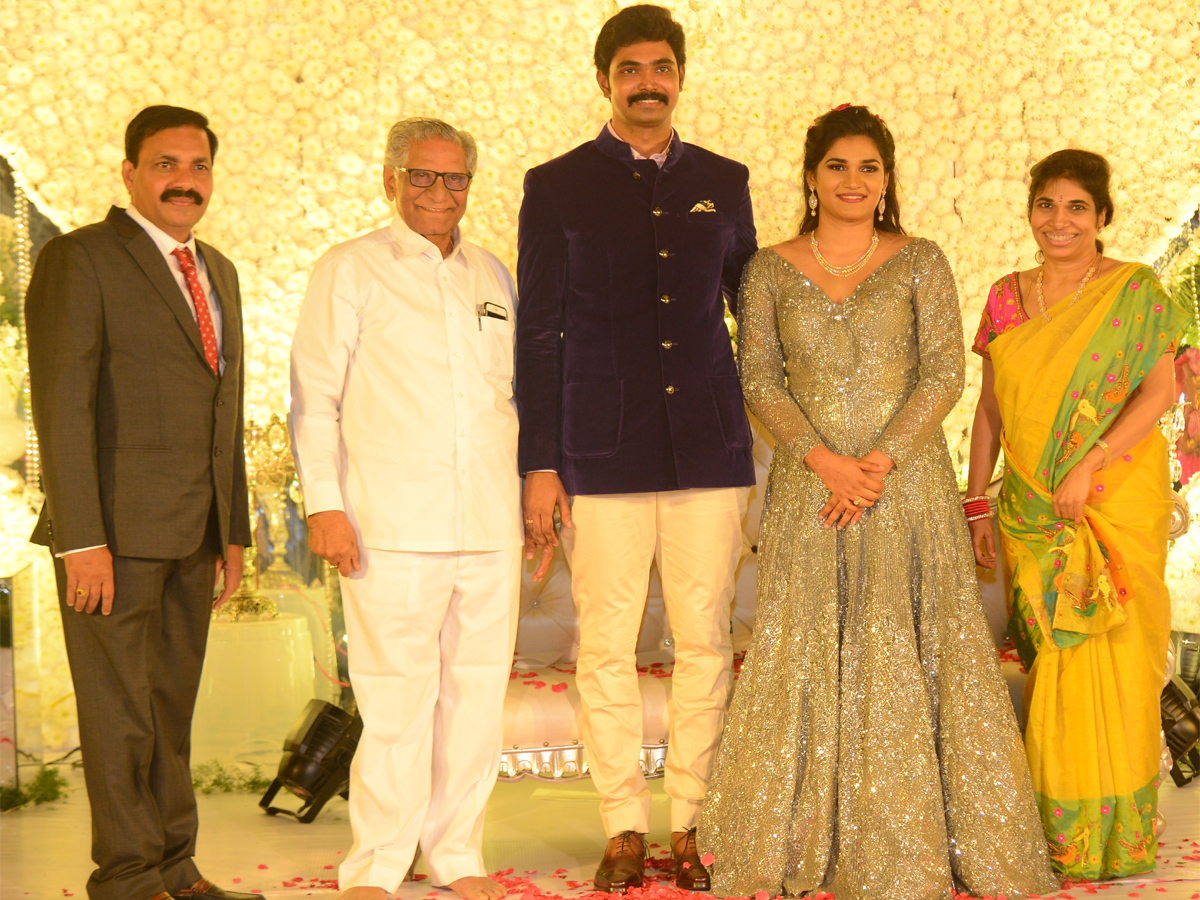 YSRCP MLA Kakani Govardhan Reddy doughter reception at tajkrishna Photo Gallery - Sakshi9