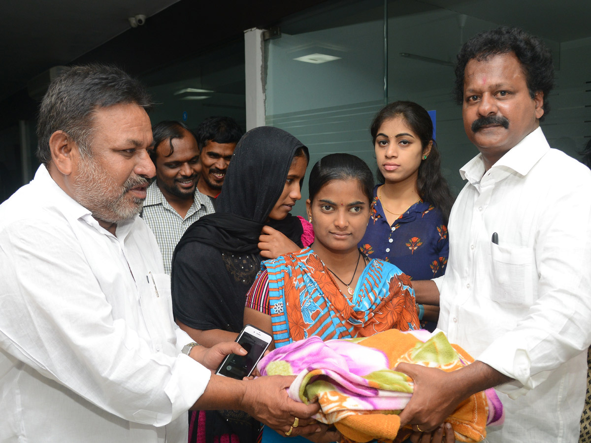 Ys Jagan Mohan Reddy Birthday Celebration In YSRCP Party Office - Sakshi16