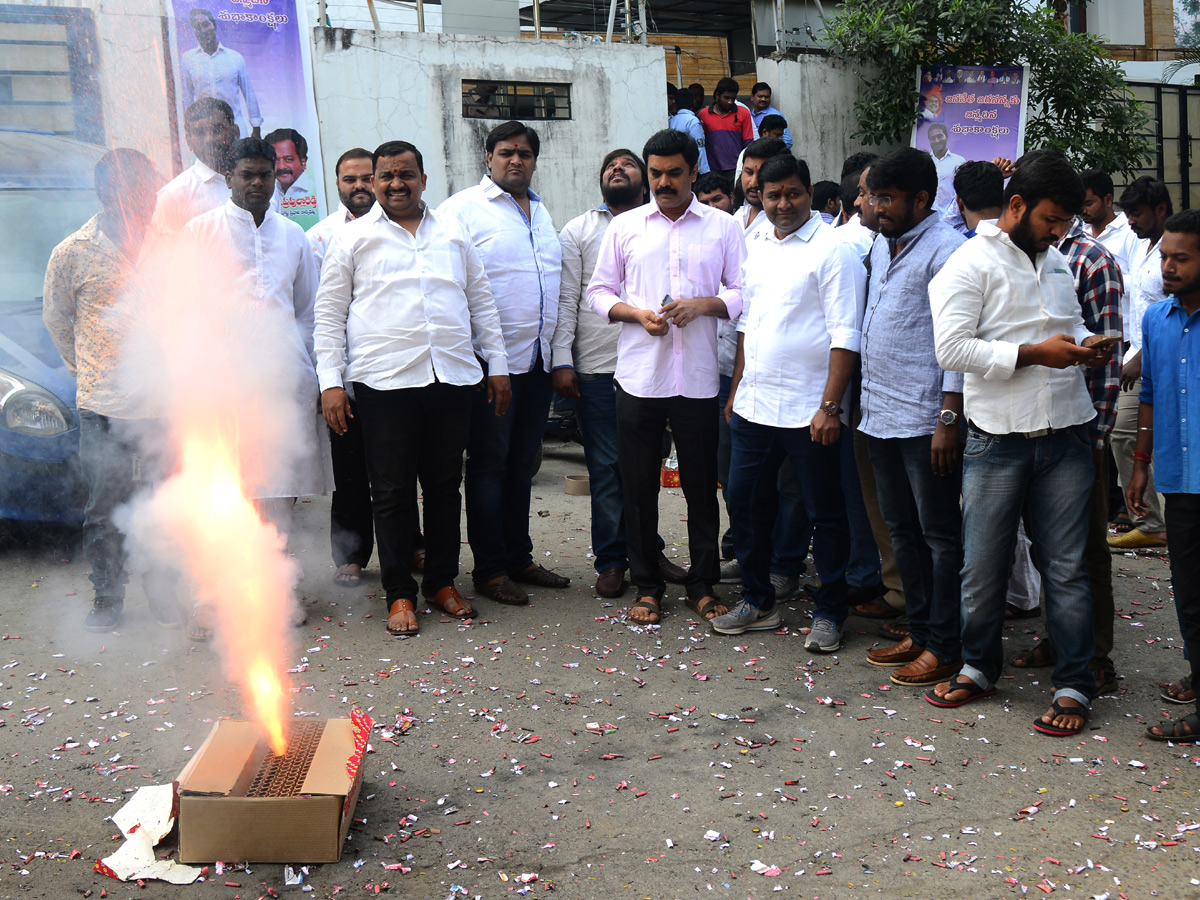 Ys Jagan Mohan Reddy Birthday Celebration In YSRCP Party Office - Sakshi4