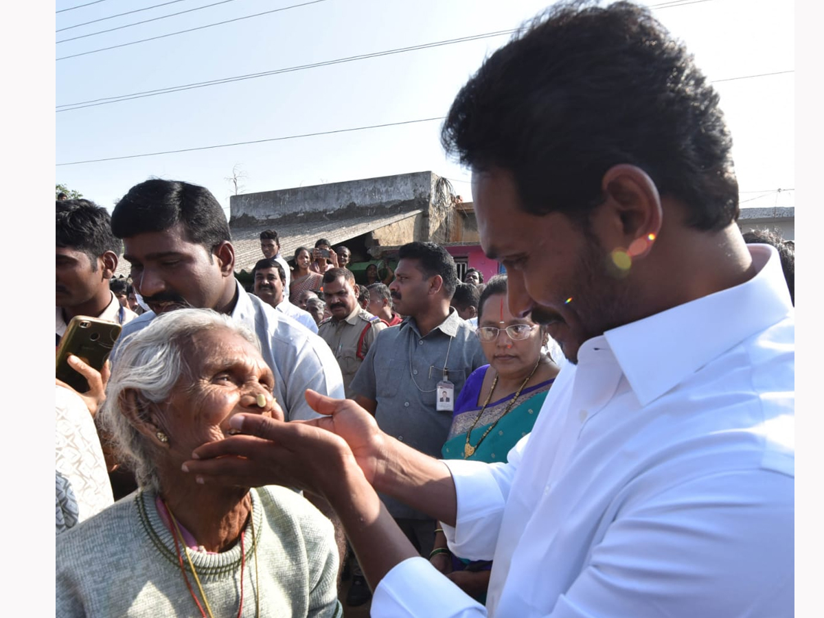 YS Jagan PrajaSankalpaYatra Day 327th Photo Gallery - Sakshi20