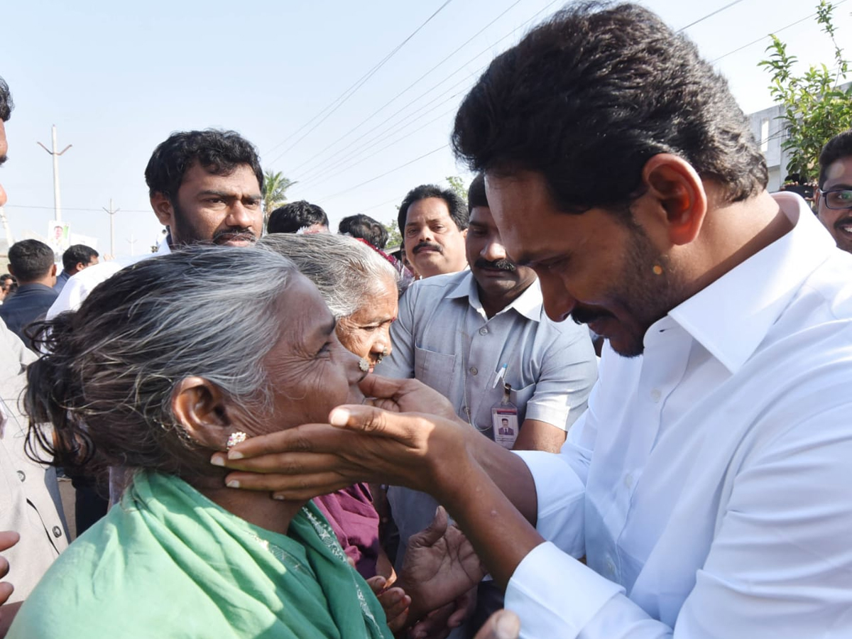 YS Jagan PrajaSankalpaYatra Day 327th Photo Gallery - Sakshi23