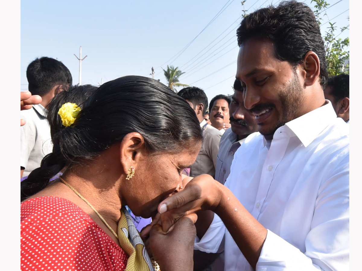 YS Jagan PrajaSankalpaYatra Day 327th Photo Gallery - Sakshi25