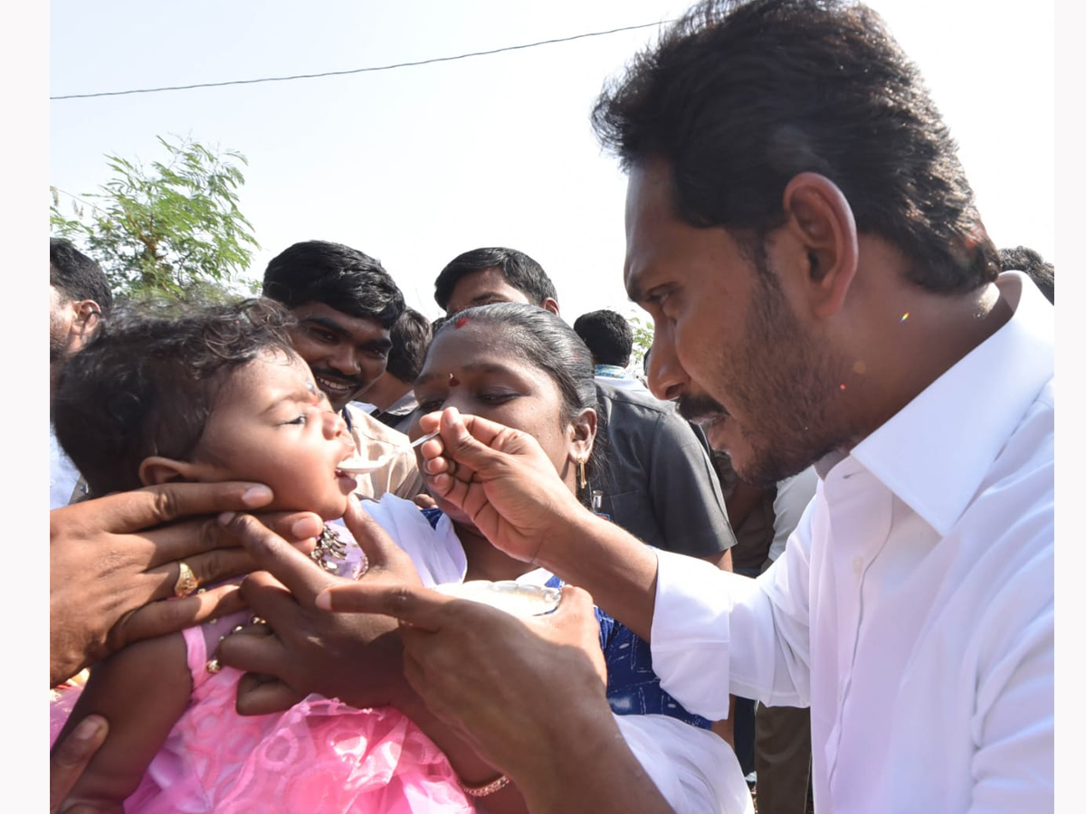 YS Jagan PrajaSankalpaYatra Day 327th Photo Gallery - Sakshi29