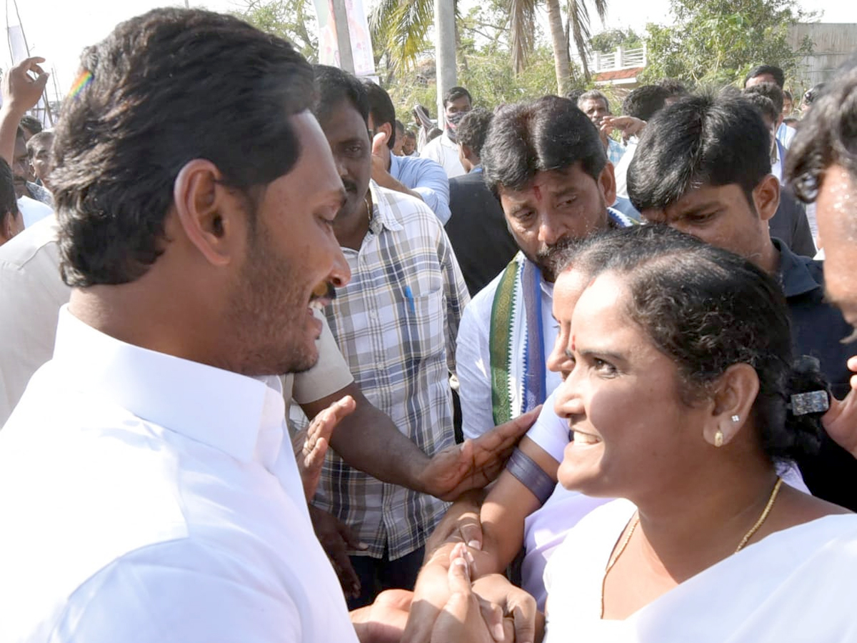 YS Jagan PrajaSankalpaYatra Day 327th Photo Gallery - Sakshi5