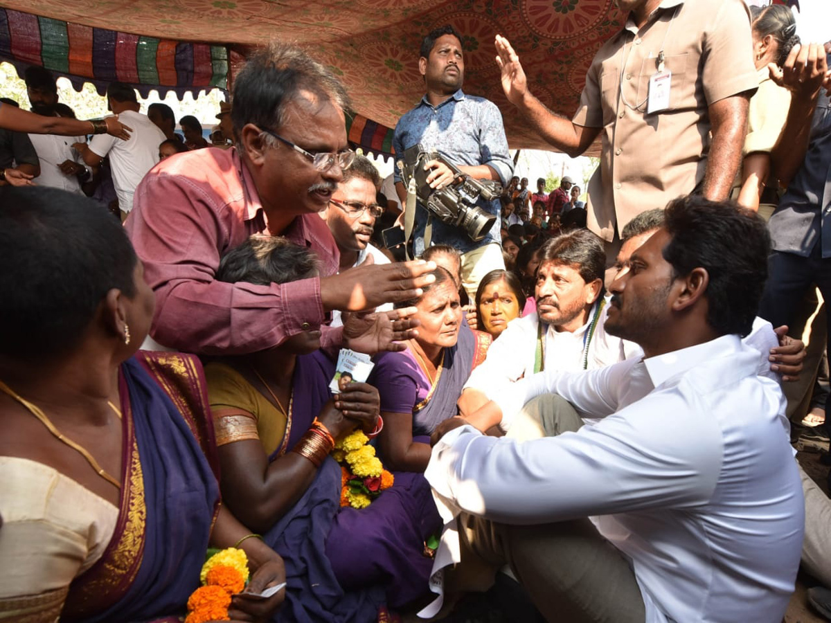 YS jagan padayatra at Srikakulam photo gallery - Sakshi1