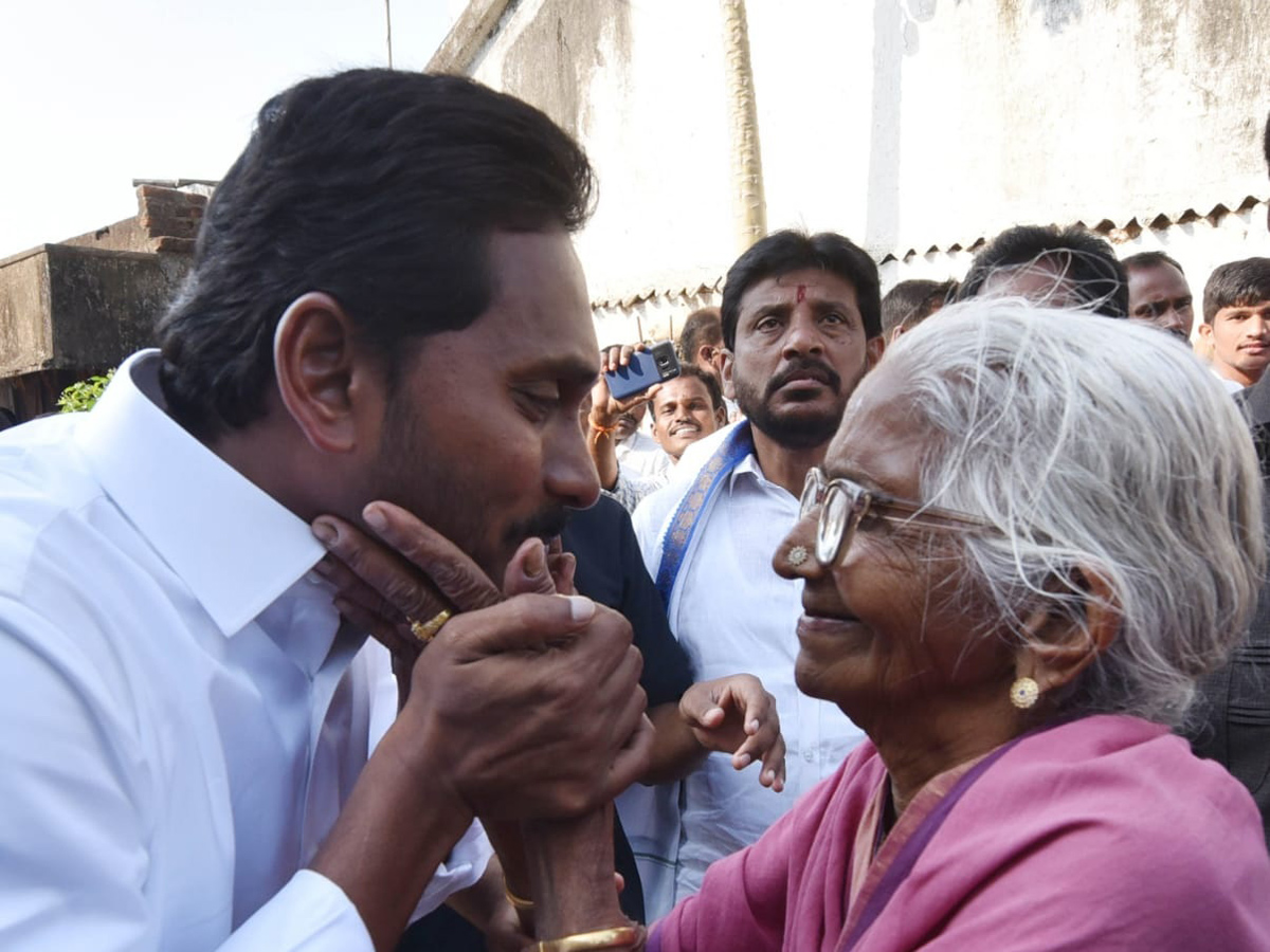 YS jagan padayatra at Srikakulam photo gallery - Sakshi14