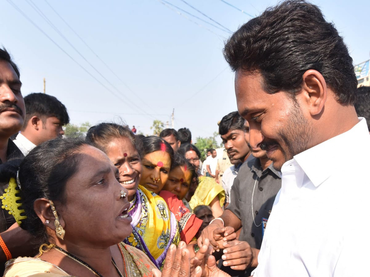 YS jagan padayatra at Srikakulam photo gallery - Sakshi15