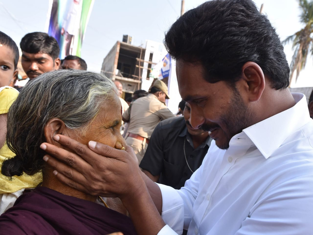 YS jagan padayatra at Srikakulam photo gallery - Sakshi18