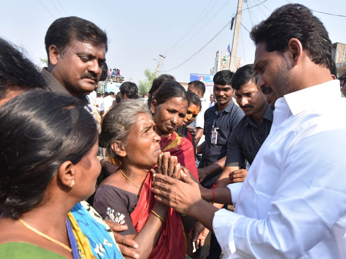 YS jagan padayatra at Srikakulam photo gallery - Sakshi3