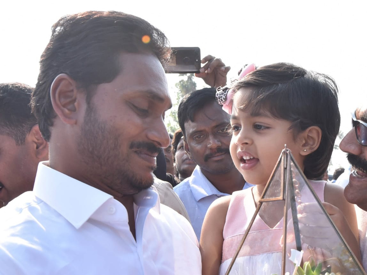 YS jagan padayatra at Srikakulam photo gallery - Sakshi5