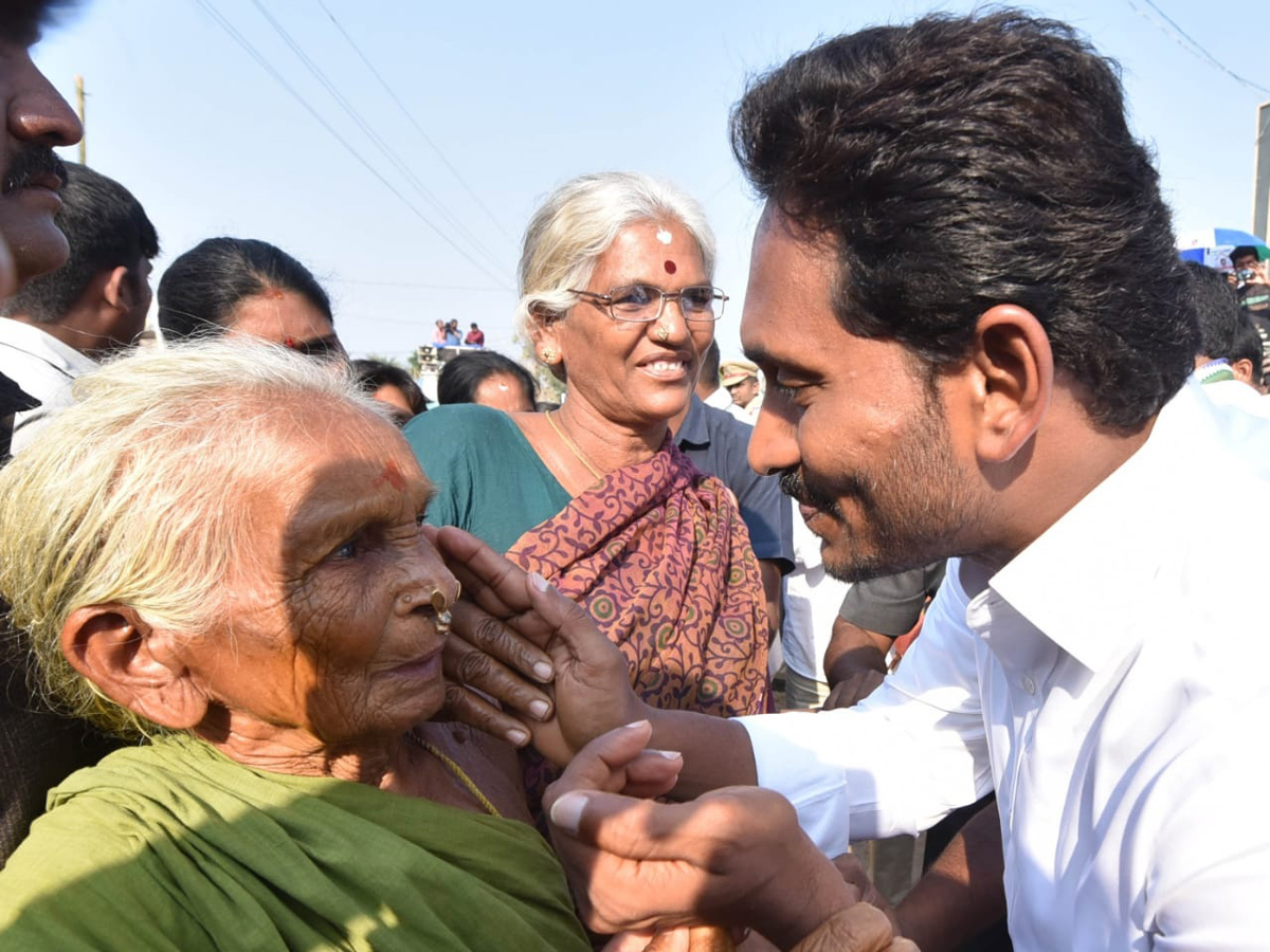 YS jagan padayatra at Srikakulam photo gallery - Sakshi6