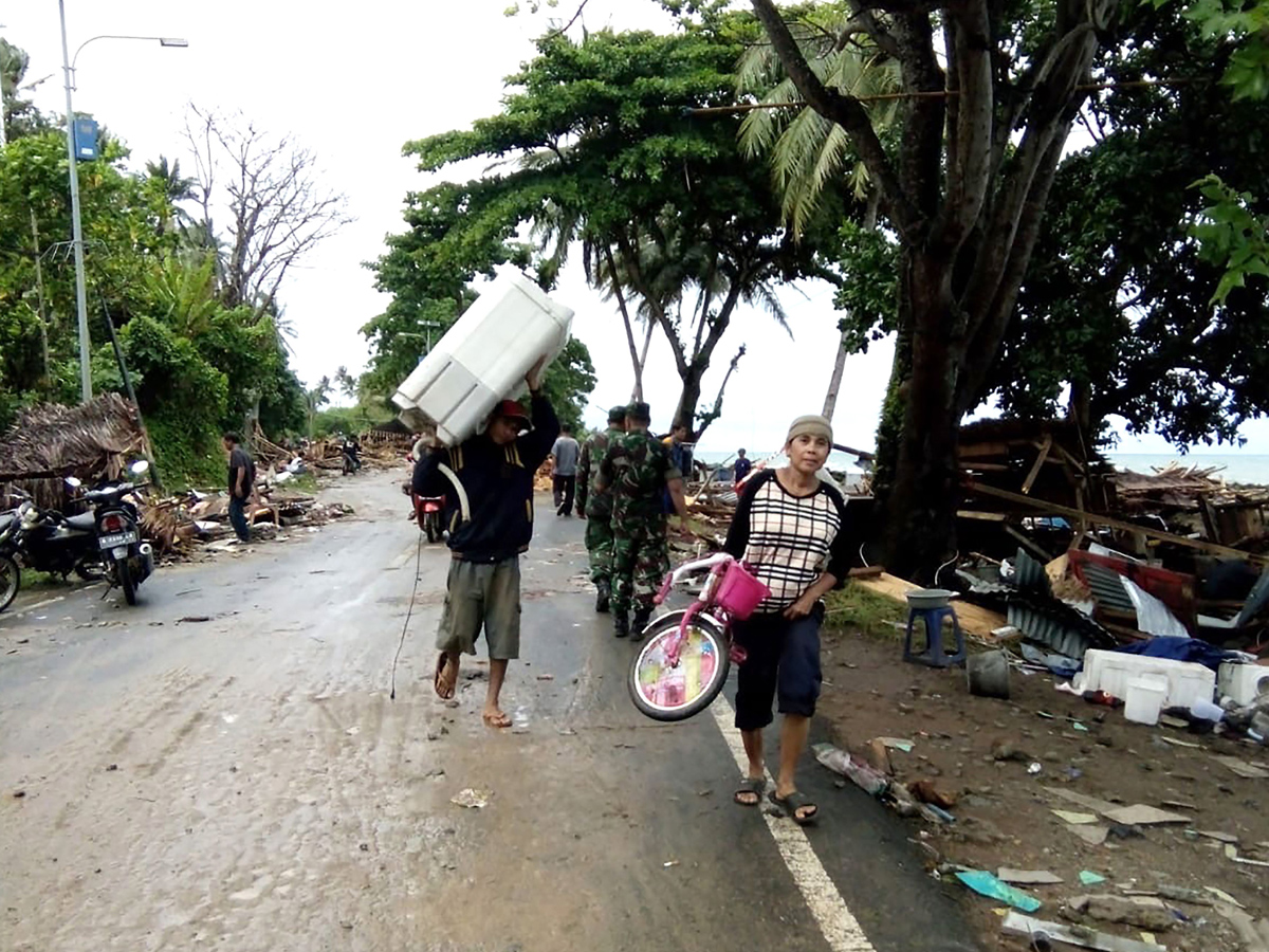 tsunami hits beaches in Indonesia Photo Gallery - Sakshi5