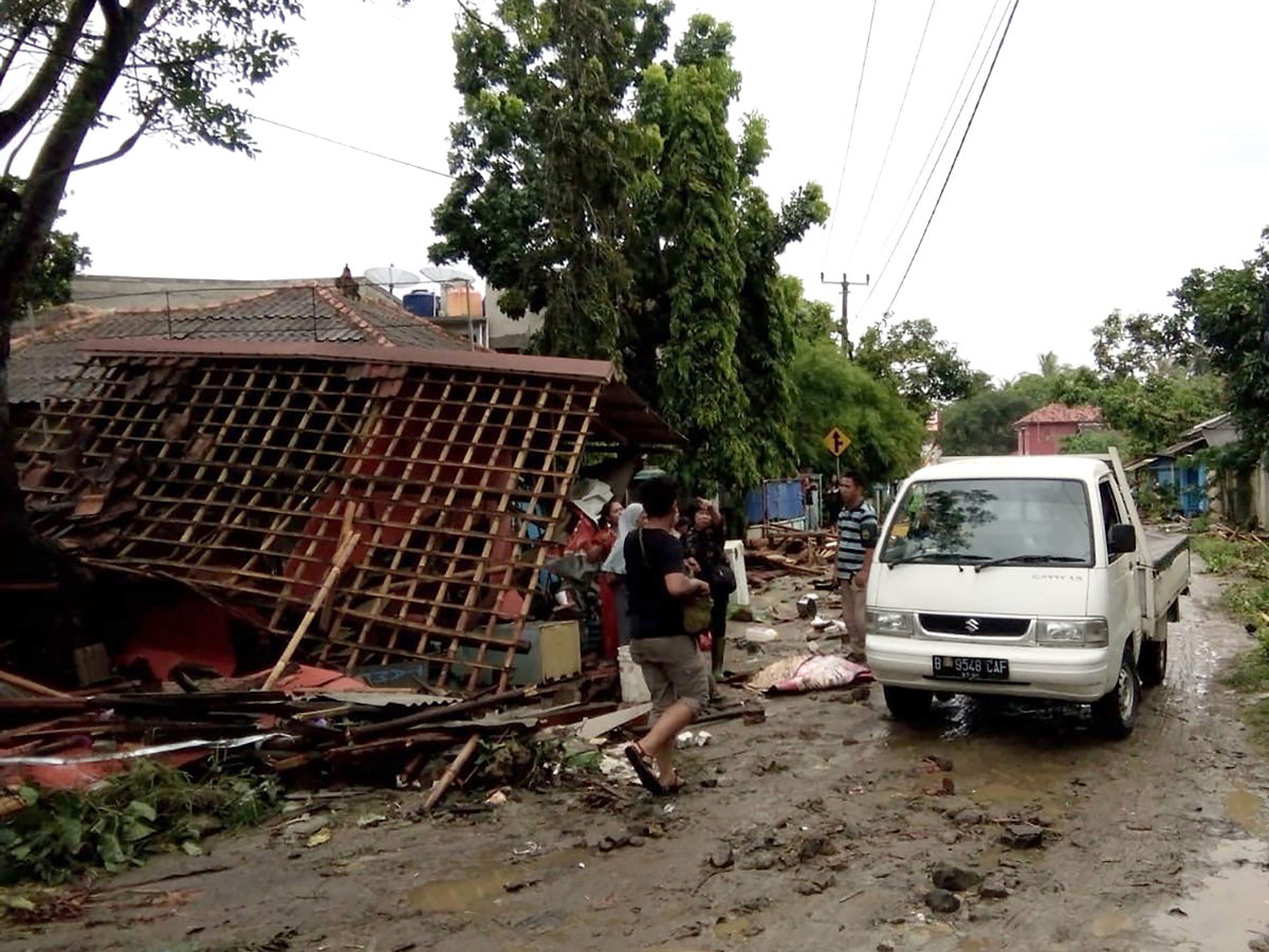 tsunami hits beaches in Indonesia Photo Gallery - Sakshi6