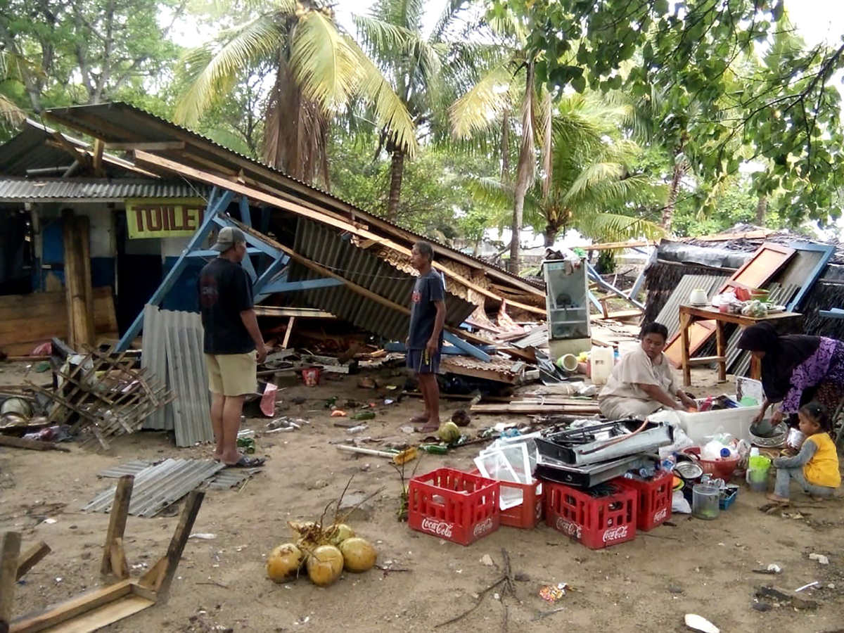 tsunami hits beaches in Indonesia Photo Gallery - Sakshi8