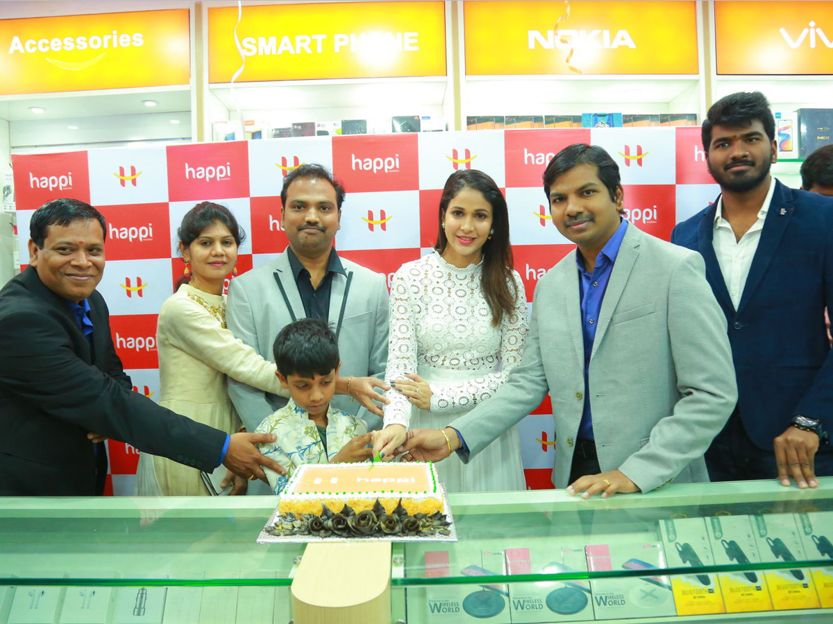 Happi Mobiles Grand Store launched by Actress Lavanya Tripathi - Sakshi9