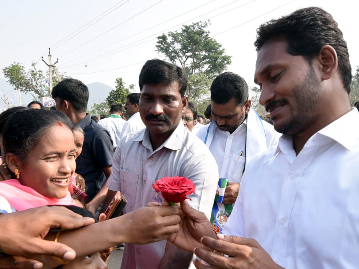 YS Jagan PrajaSankalpaYatra Day 329th Photo Gallery - Sakshi24