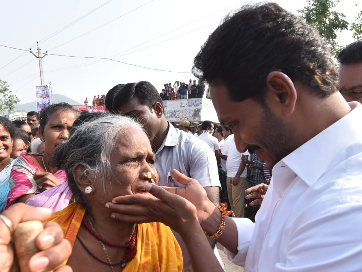 YS Jagan PrajaSankalpaYatra Day 329th Photo Gallery - Sakshi6