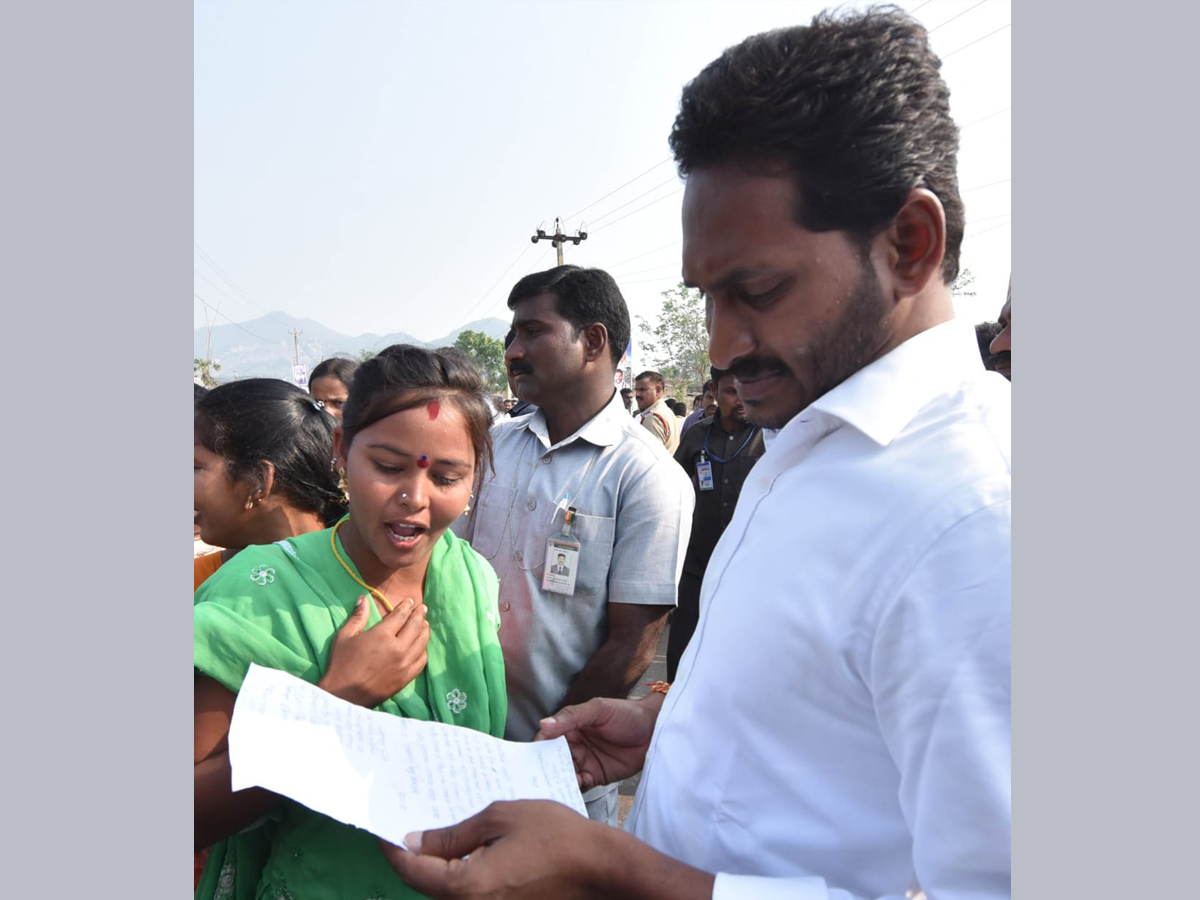 YS Jagan PrajaSankalpaYatra Day 329th Photo Gallery - Sakshi9