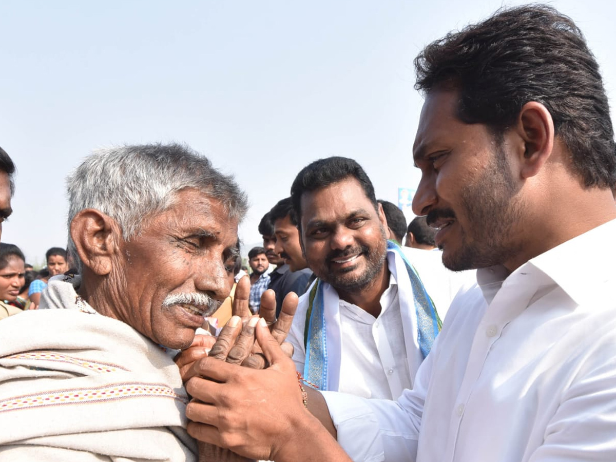 YS Jagan PrajaSankalpaYatra Day 329th Photo Gallery - Sakshi10