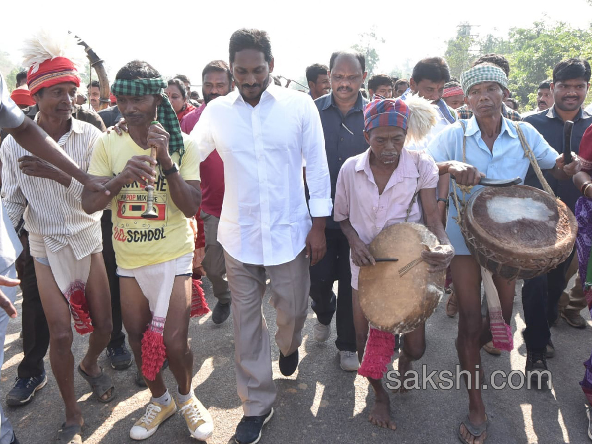 YS Jagan Mohan Reddy Praja Sankalpa Yatra 330Th Dday - Sakshi7