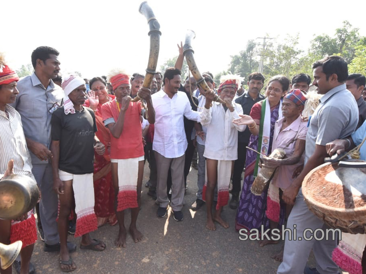 YS Jagan Mohan Reddy Praja Sankalpa Yatra 330Th Dday - Sakshi11