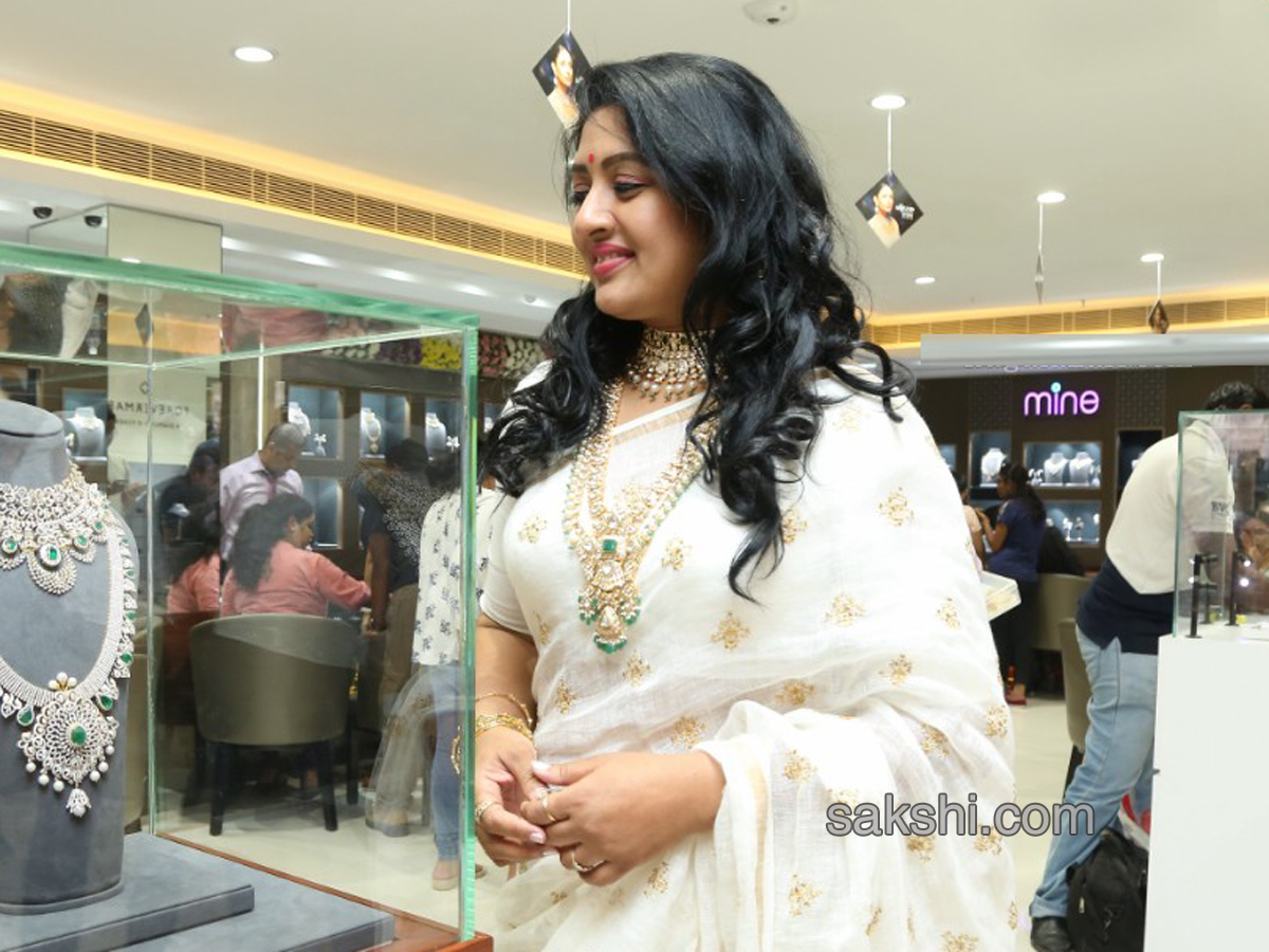 shanoor sana Gold shop opening In  Somajiguda - Sakshi12