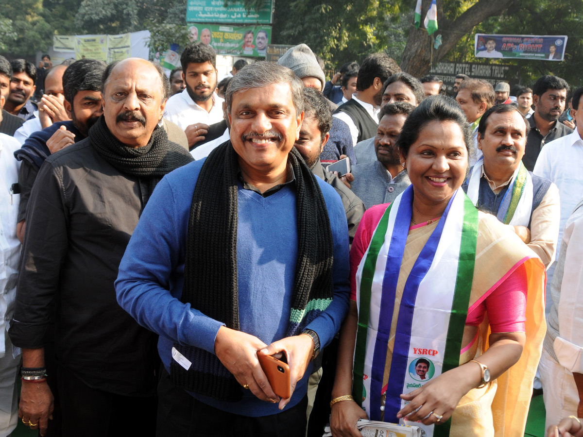 Vanchana Pai Garjana DEEKSHA AT YSRCP - Sakshi13