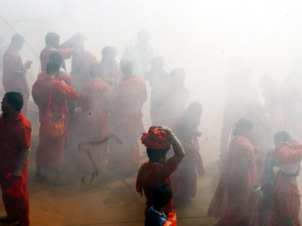 Heavy Rush Kanakadurga Temple in Vijayawada - Sakshi15