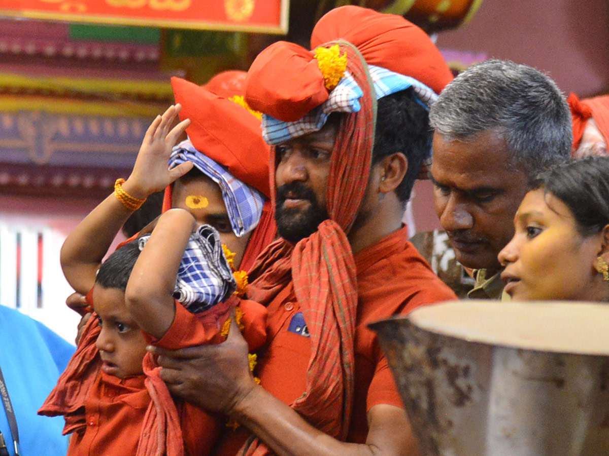 Heavy Rush Kanakadurga Temple in Vijayawada - Sakshi24