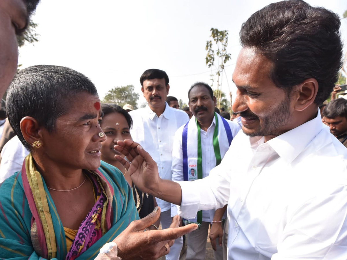 YS jagan padayatra at Srikakulam Photo Gallery - Sakshi10