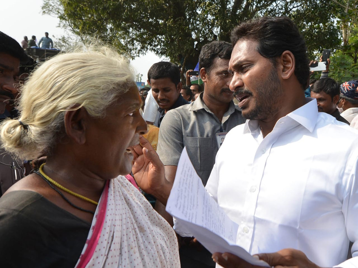 YS jagan padayatra at Srikakulam Photo Gallery - Sakshi25