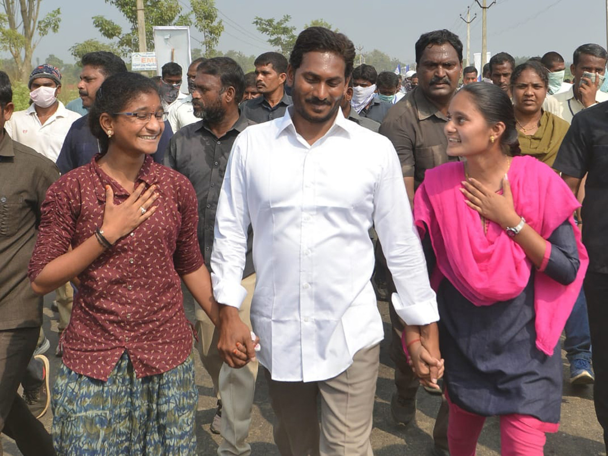 YS jagan padayatra at Srikakulam Photo Gallery - Sakshi26