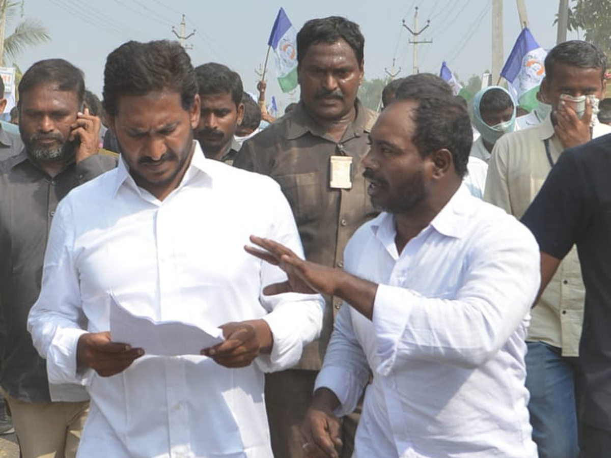 YS jagan padayatra at Srikakulam Photo Gallery - Sakshi37