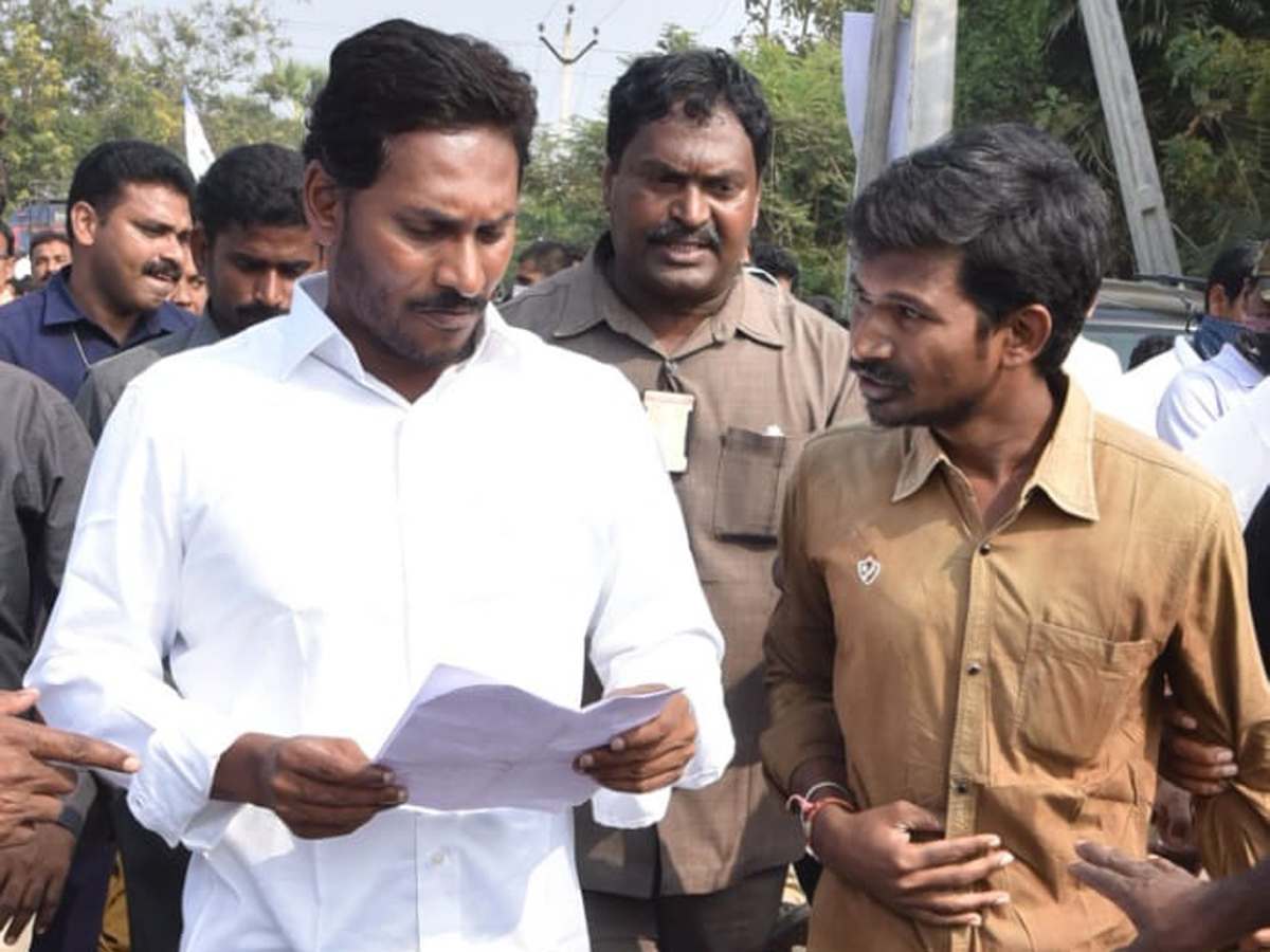 YS jagan padayatra at Srikakulam Photo Gallery - Sakshi38