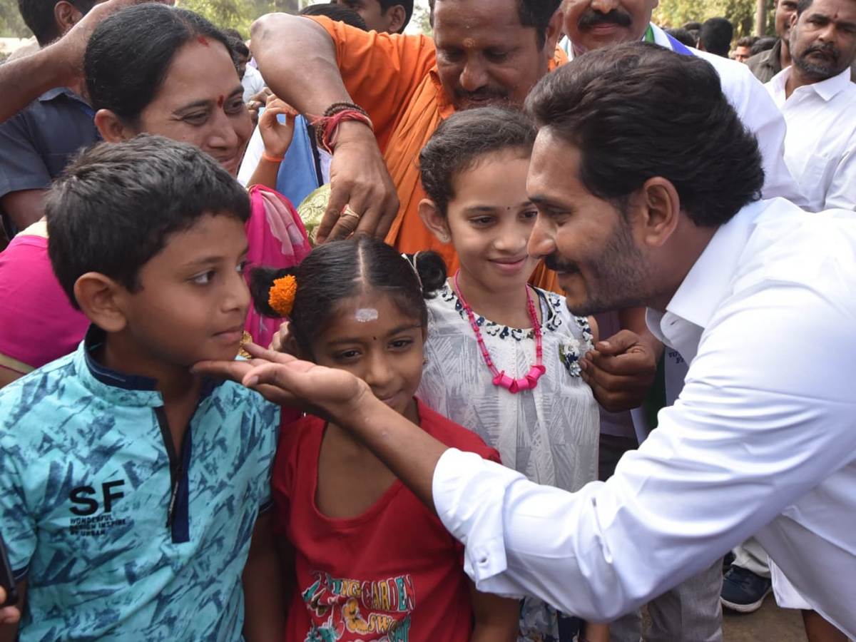 YS jagan padayatra at Srikakulam Photo Gallery - Sakshi5