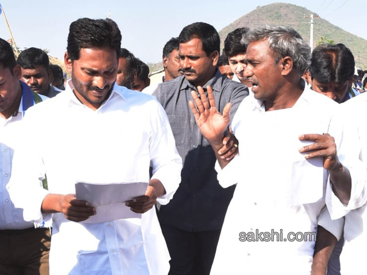 YS Jagan PrajaSankalpaYatra 333rd day - Sakshi17