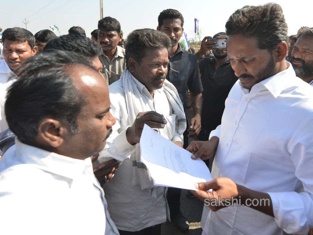 YS Jagan PrajaSankalpaYatra 333rd day - Sakshi5