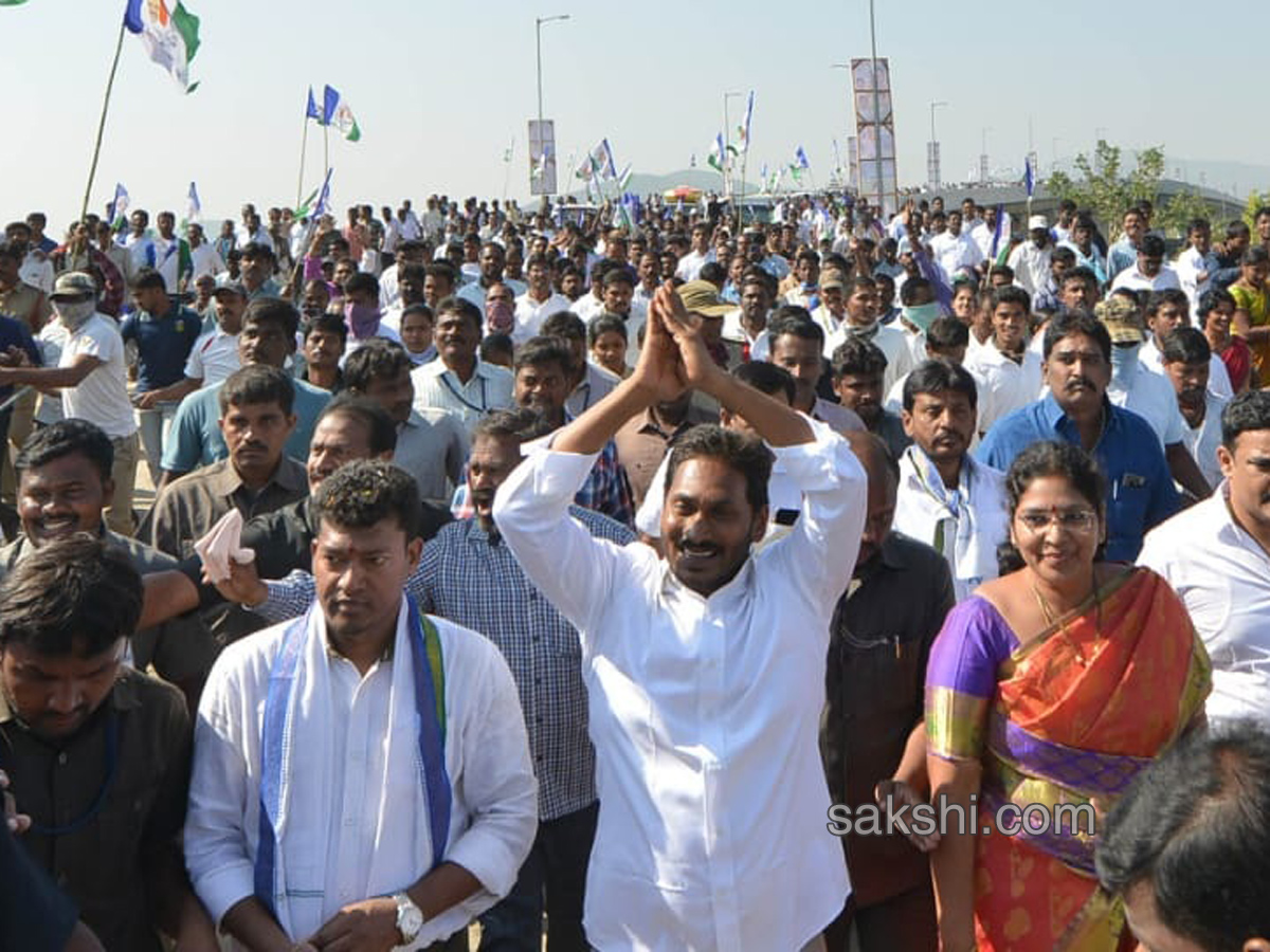 YS Jagan PrajaSankalpaYatra 333rd day - Sakshi6